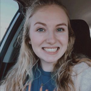 Meet your Posher, Lauren